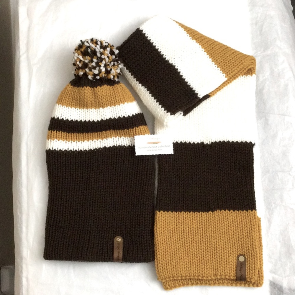 Cresento Beanie and Scarf Set (Item # 914)